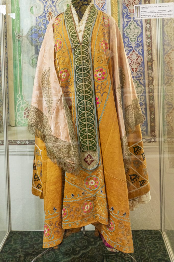 Il palazzo d'estate. Museo delle arti decorative e applicate di Bukhara.